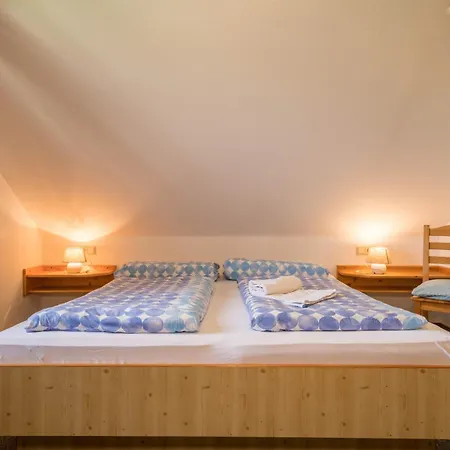 Hof Wagenberg 1 *